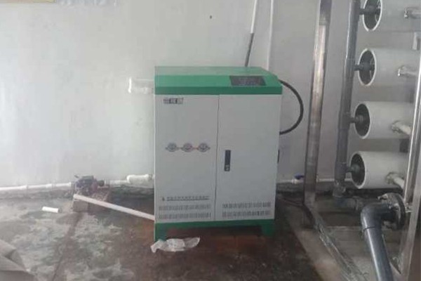 電磁采暖爐由什么構(gòu)成，它的耗電量是多少？